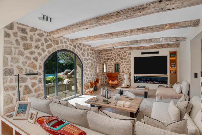 Villa - 265 m² - 6 pièces