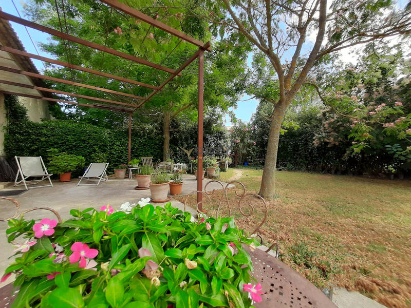 Maison - 492 m² - 12 pièces