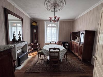 Maison - 139 m² - 6 pièces