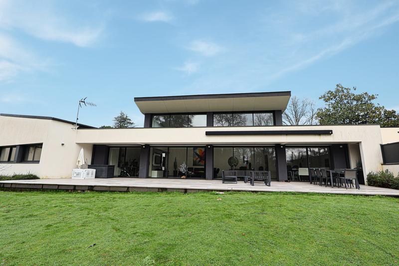 Maison - 160 m² - 8 pièces