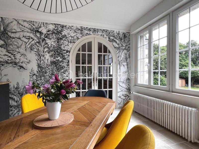 Propriété - 296 m² - 7 pièces