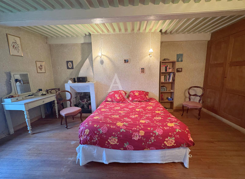 Maison - 373 m² - 9 pièces