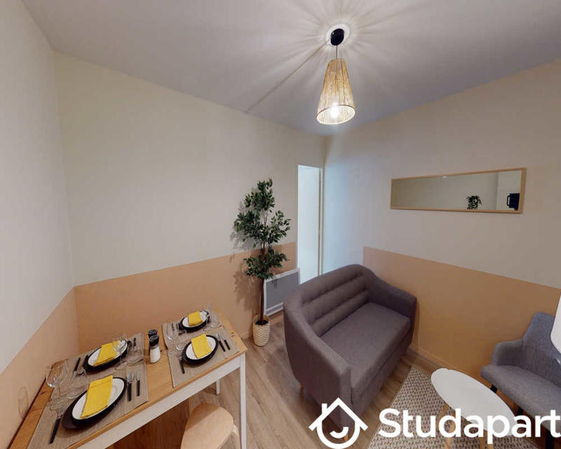 Chambre - 90 m² - 1 pièce