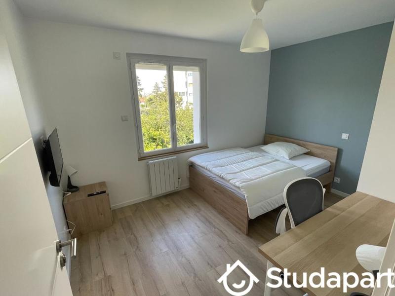 Chambre - 11 m² - 1 pièce