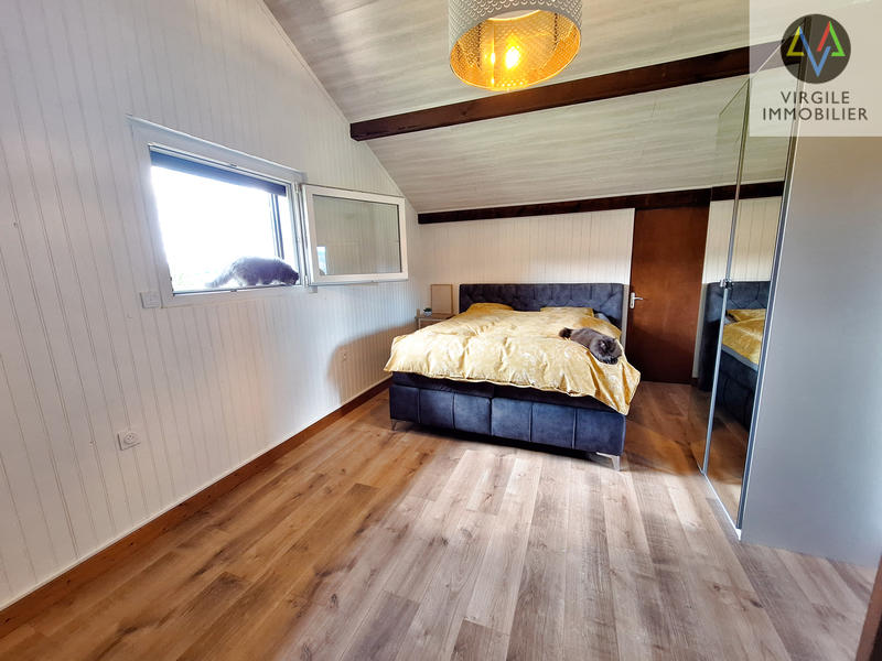 Maison - 242 m² - 10 pièces