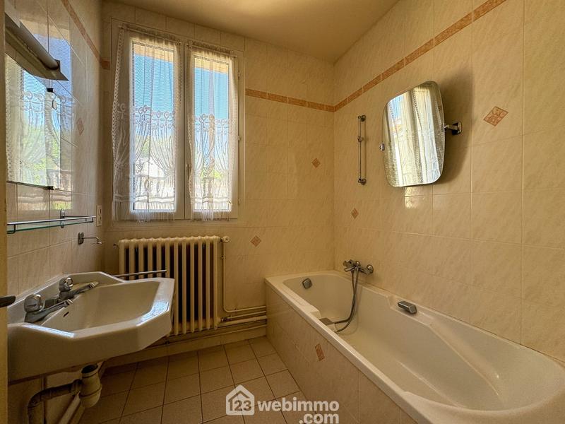 Maison de ville - 190 m² - 11 pièces