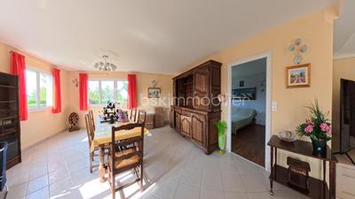 Maison - 250 m² - 10 pièces