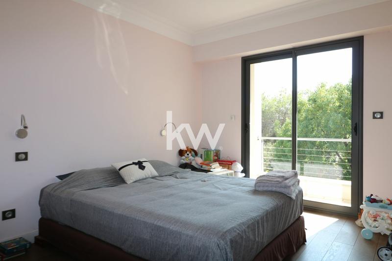 Villa - 360 m² - 7 pièces