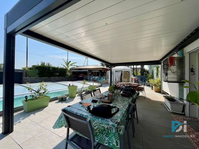 Villa - 215 m² - 8 pièces