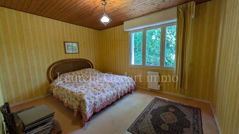 Maison - 186 m² - 8 pièces