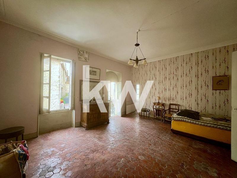 Maison - 280 m² - 5 pièces