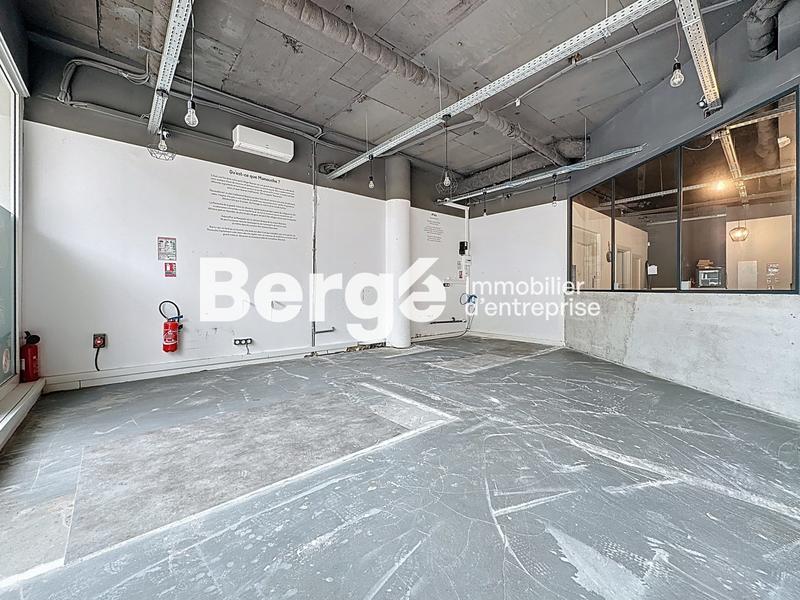 Local commercial - 296 m²