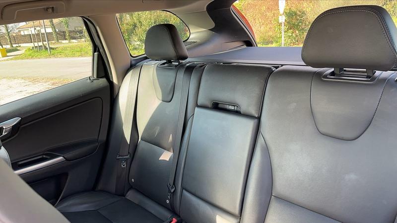 Volvo Xc60 1 2.4 D5 220 Awd Geartronic8 Summum - Automatique Toit ouvrant