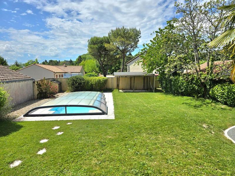 Maison - 262 m² - 9 pièces