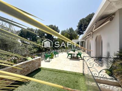 Villa - 398 m² - 8 pièces