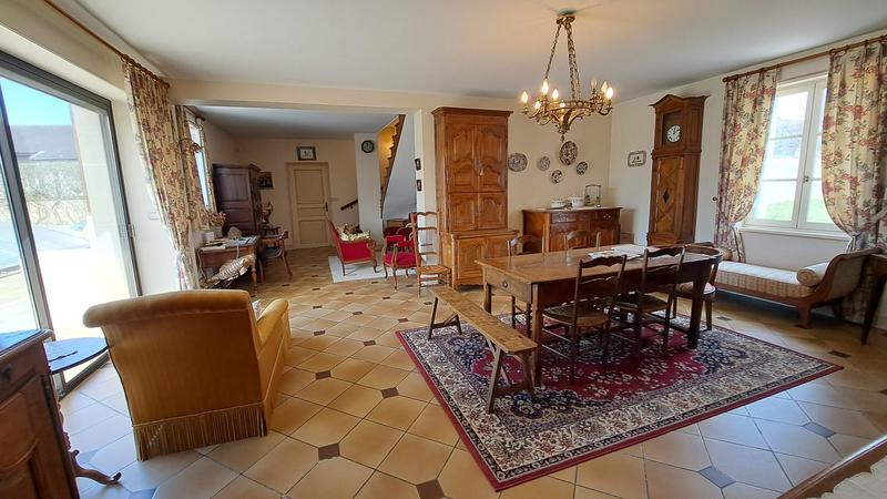 Maison ancienne - 265 m² - 8 pièces
