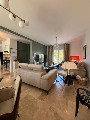 Villa - 213 m² - 5 pièces