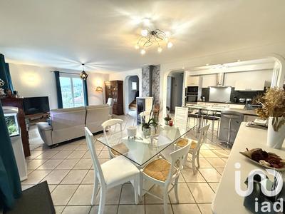 Maison - 140 m² - 5 pièces