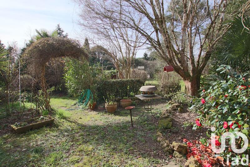 Maison - 411 m² - 9 pièces