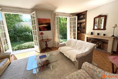 Maison - 187 m² - 8 pièces