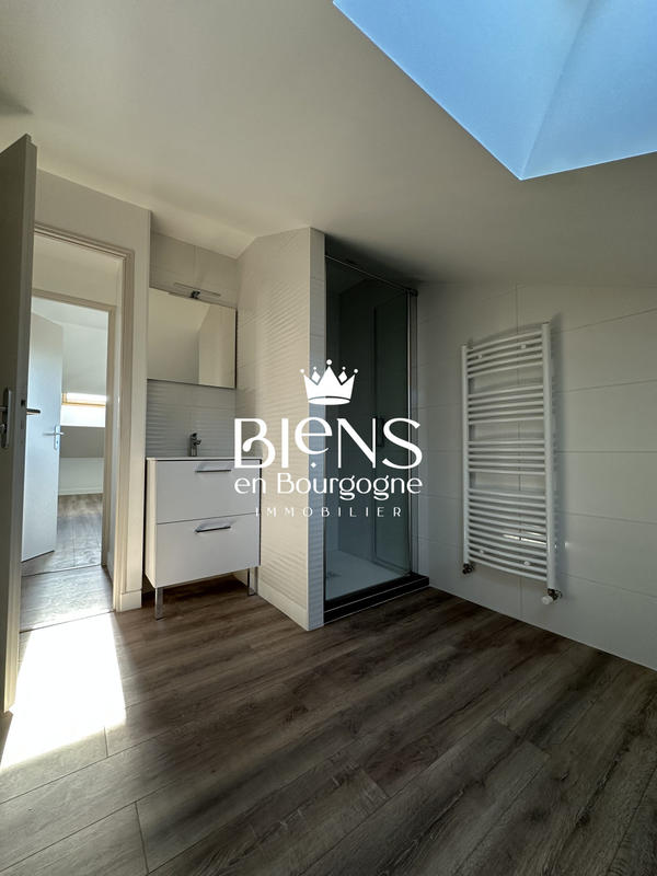 Maison traditionnelle - 95 m² - 5 pièces