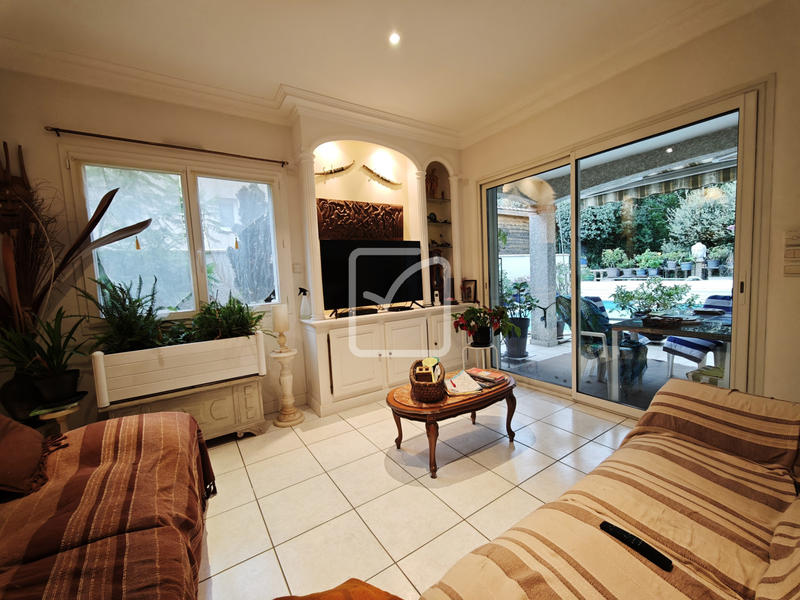 Maison - 157 m² - 6 pièces