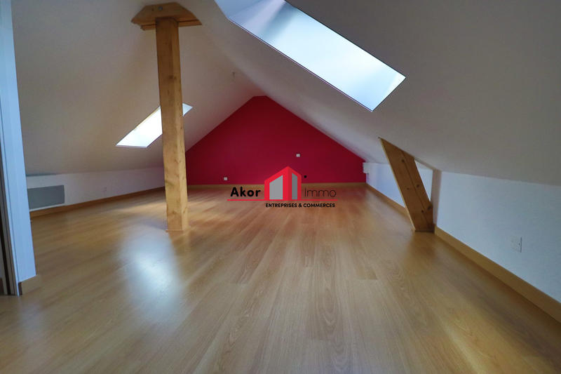 Maison traditionnelle - 188 m² - 7 pièces