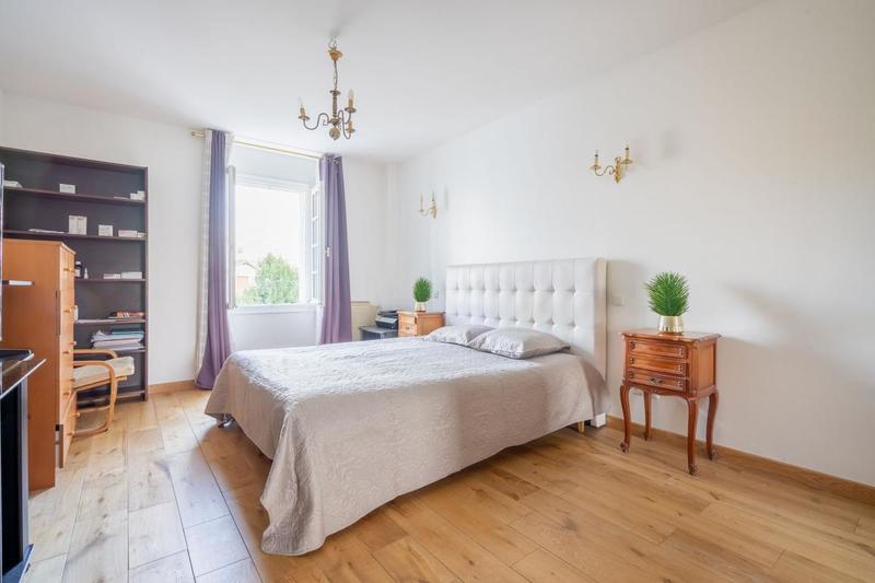 Maison - 245 m² - 6 pièces