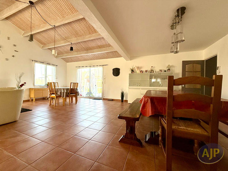 Maison - 135 m² - 6 pièces