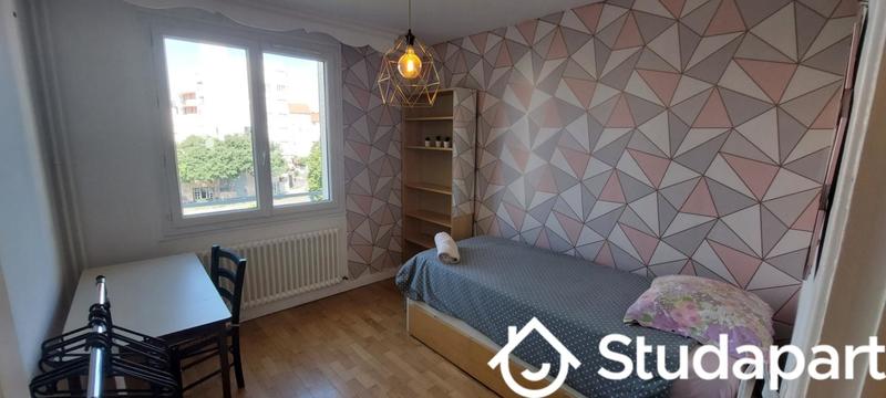 Chambre - 10 m² - 1 pièce