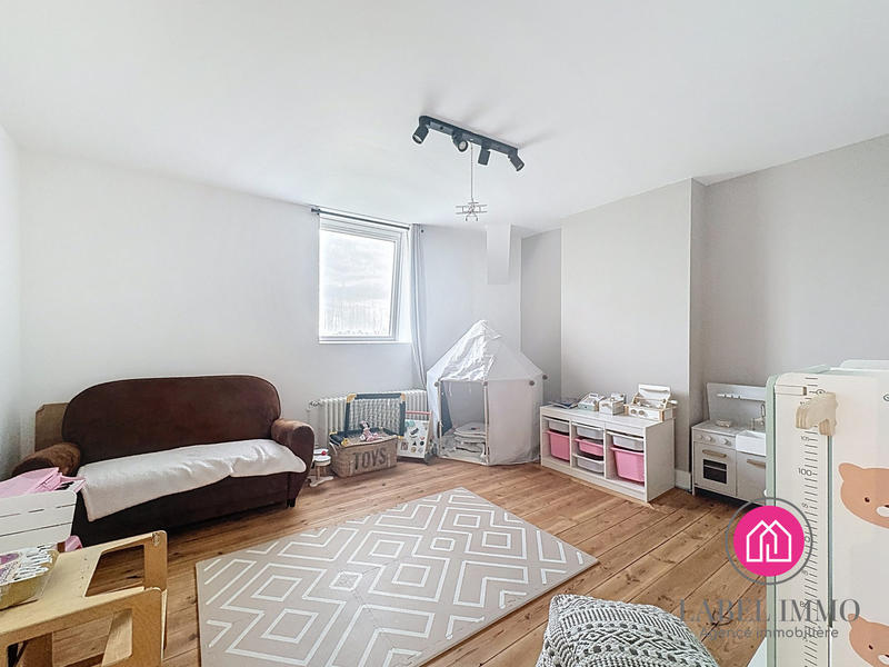 Maison - 250 m² - 10 pièces