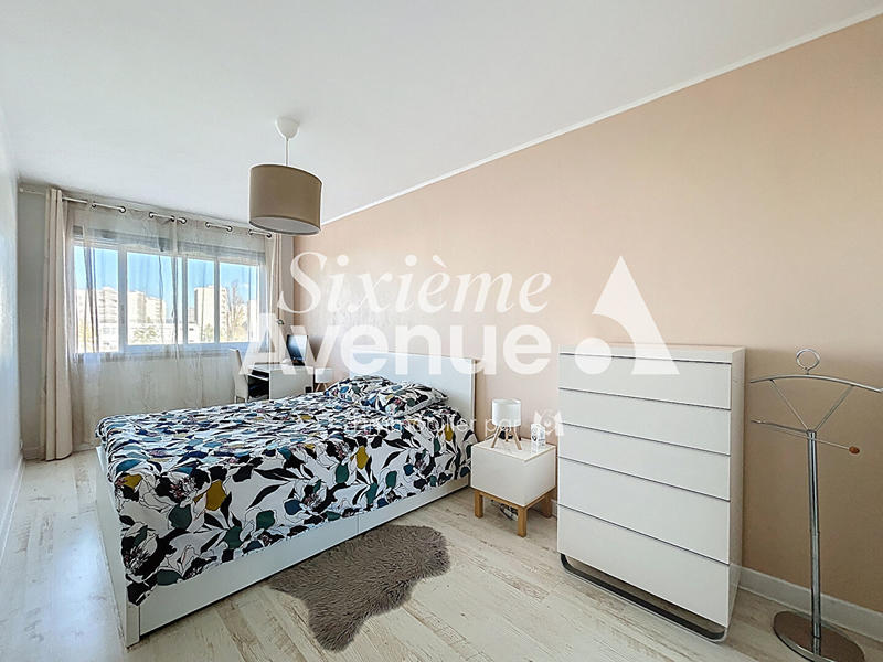 Appartement - 80 m² - 4 pièces