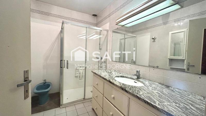 Maison - 331 m² - 8 pièces