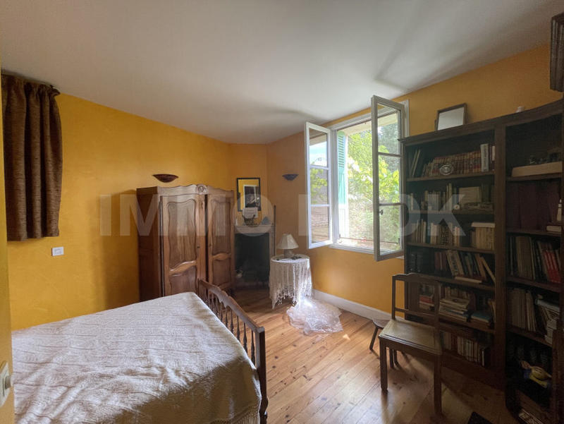 Maison - 285 m² - 14 pièces