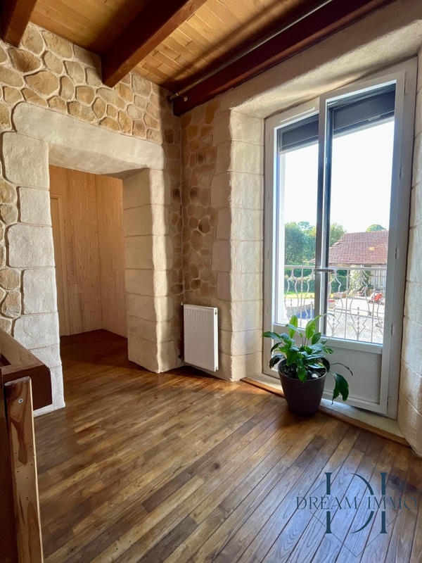 Maison - 205 m² - 5 pièces