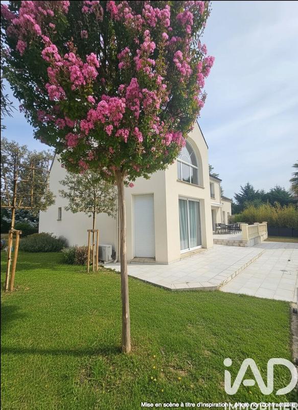 Maison - 211 m² - 8 pièces