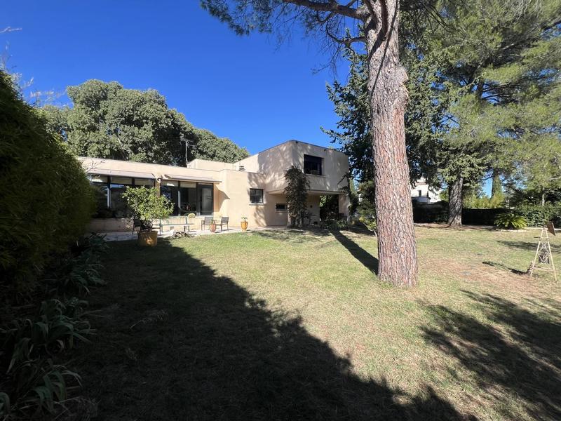 Villa - 200 m² - 5 pièces
