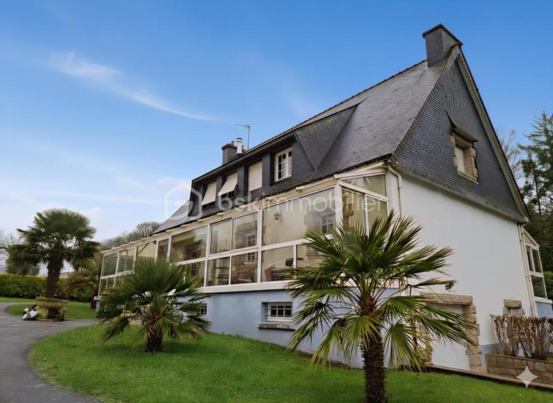 Maison - 220 m² - 11 pièces