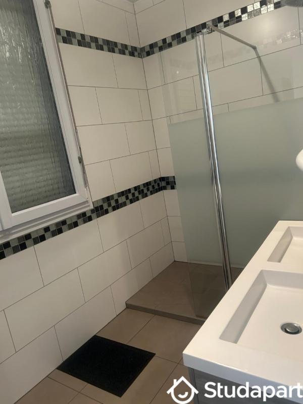 Chambre - 13 m² - 1 pièce