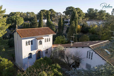 Maison traditionnelle - 215 m² - 8 pièces