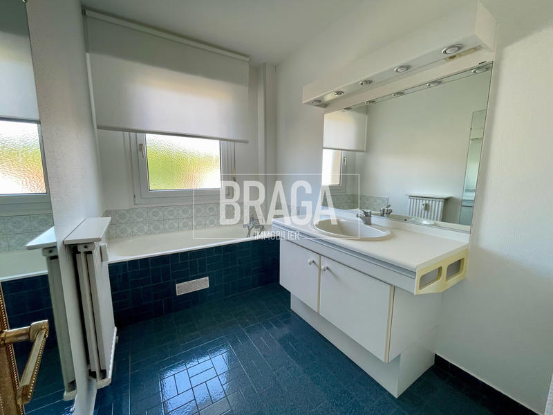 Appartement - 105 m² - 6 pièces