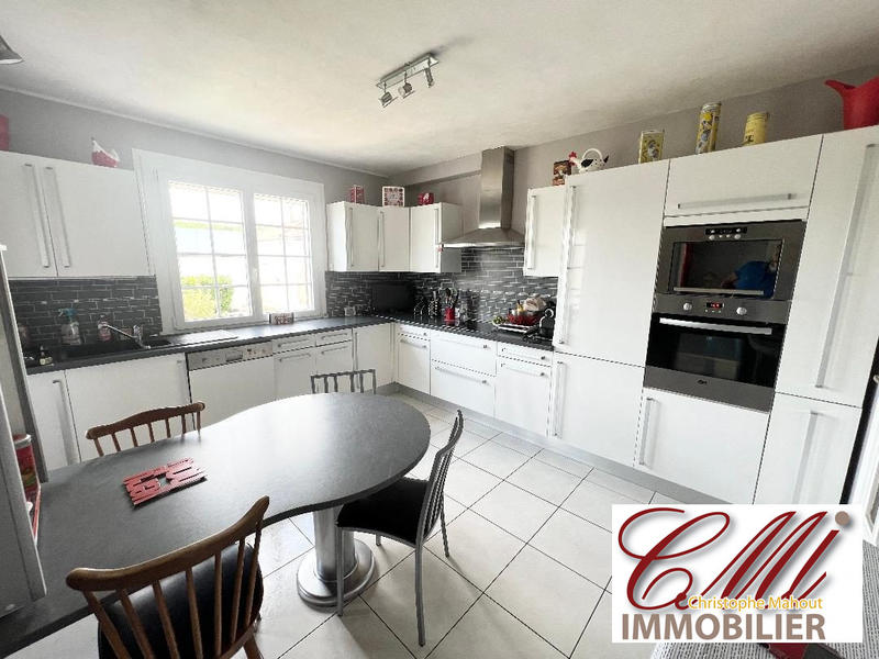 Maison - 217 m² - 8 pièces