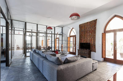 Appartement - 168 m² - 5 pièces