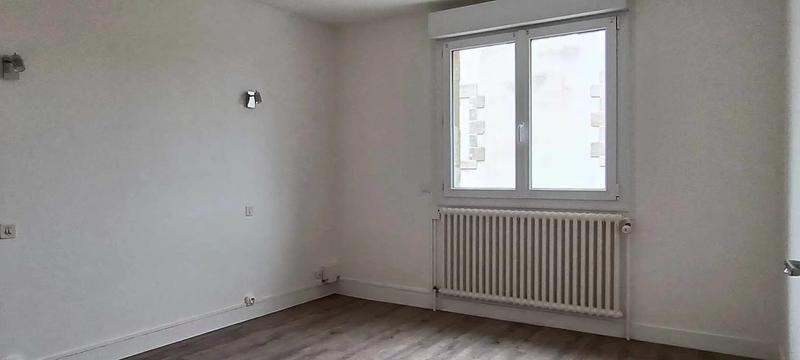 Maison - 94 m² - 10 pièces