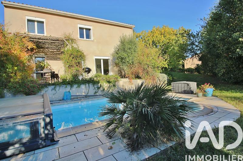 Maison - 104 m² - 5 pièces