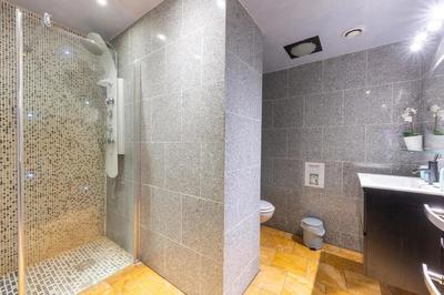 Maison - 178 m² - 8 pièces