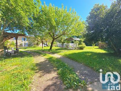 Maison - 223 m² - 8 pièces