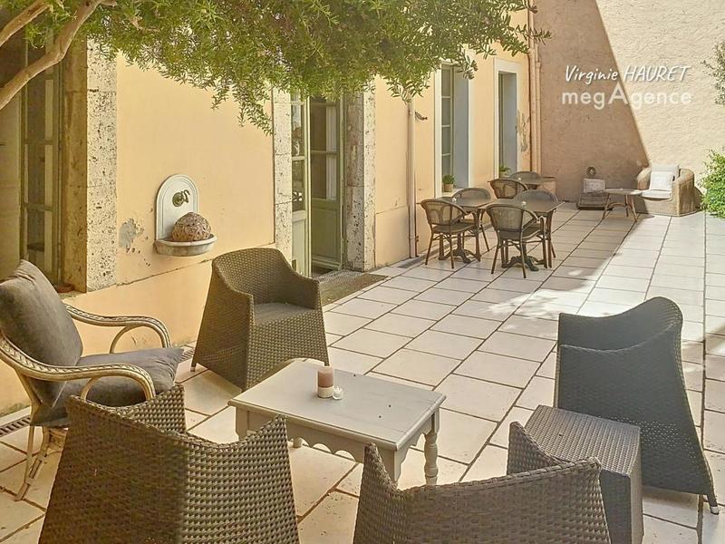 Maison - 270 m² - 10 pièces