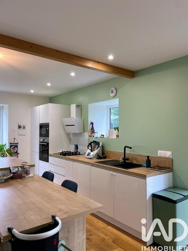 Maison - 250 m² - 9 pièces