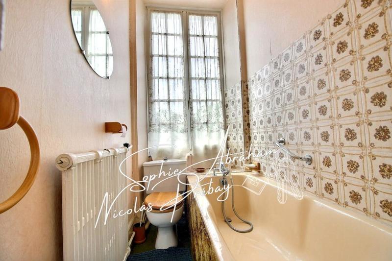 Maison - 200 m² - 7 pièces